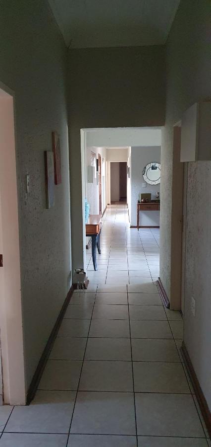 Life Tours & Accommodation Boksburg Extérieur photo