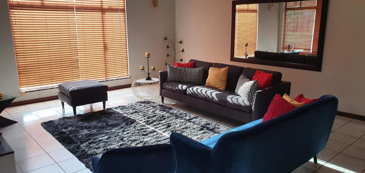 Life Tours & Accommodation Boksburg Extérieur photo