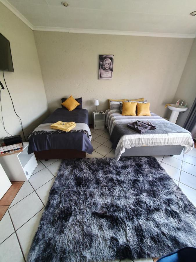Life Tours & Accommodation Boksburg Extérieur photo