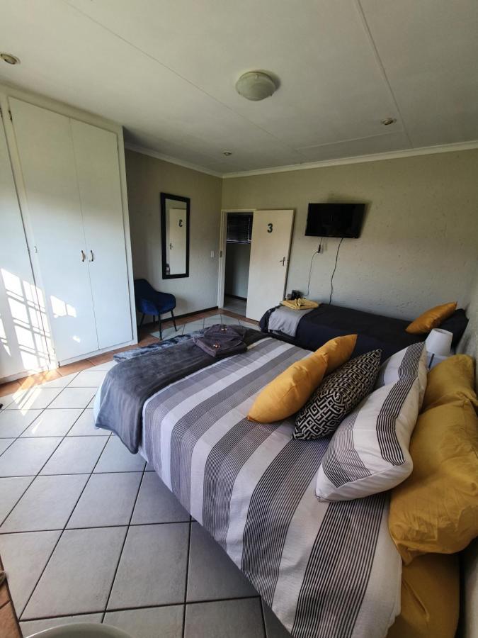 Life Tours & Accommodation Boksburg Extérieur photo