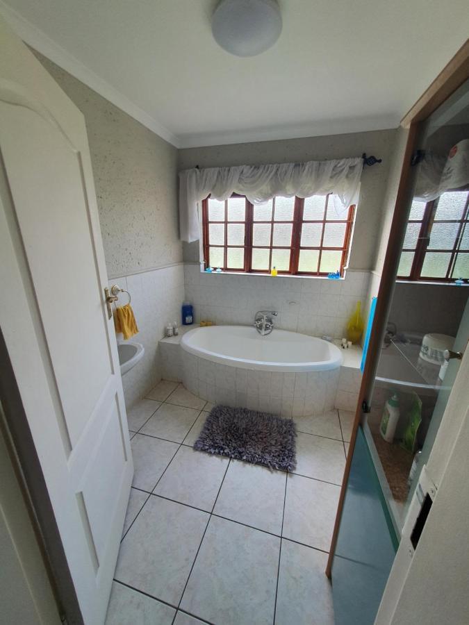 Life Tours & Accommodation Boksburg Extérieur photo