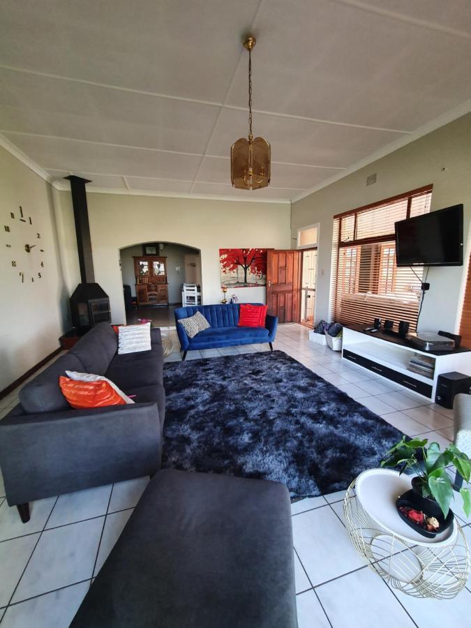 Life Tours & Accommodation Boksburg Extérieur photo