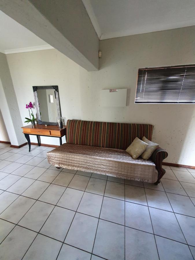 Life Tours & Accommodation Boksburg Extérieur photo